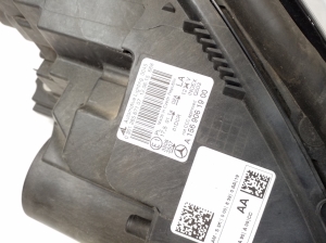  Scheinwerfer vorne 