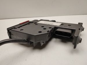  Sicherungsblockhalter unter der Haube 