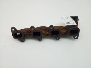  Exhaust manifold 