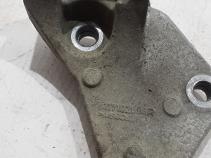  Generatorhalter 