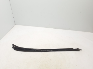  Windschutzscheibenstrebengurt außen 