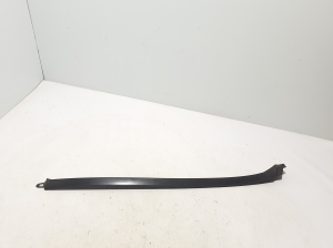  Windschutzscheibenstrebengurt außen 