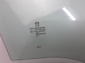  Fenster Scheibe Tür vorne 