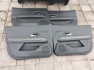  Innenraum komplett und seine Details 